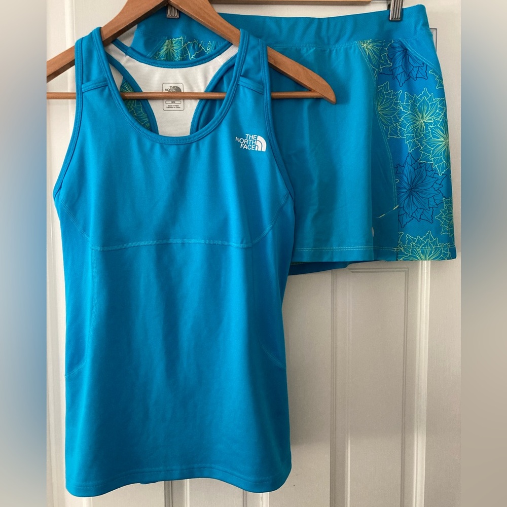 The North Face skort set skirt/shorts & racerback tank top running tennis blue M